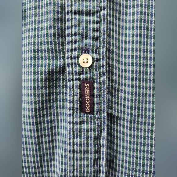 DOCKERS' Men's Button Up Shirt. Size XL. Long Sleeves. - Picture 3 of 4